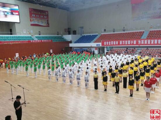 濱?？h廣場(chǎng)舞推廣中心參加8月8日全民健身日活動(dòng)