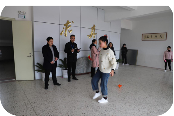 濱?？h五汛鎮(zhèn)中心小學(xué)舉行慶祝第111個(gè)國(guó)際三八婦女節(jié)活動(dòng)