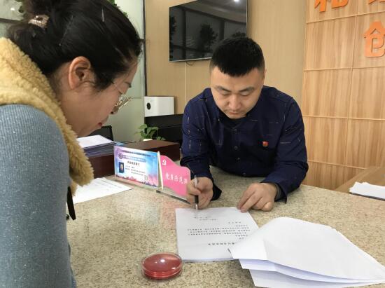 盛江社區(qū)：立足崗位做奉獻 “黨建+政務(wù)”當(dāng)先鋒