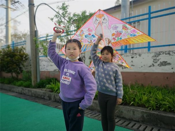 鶴齡社區(qū)青穗學堂|春來遍是風箏飛 童心御風添新彩