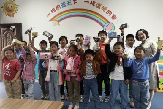 “鄉(xiāng)音.悅讀”行動 南京市教師志愿者聯盟成員孔姍姍 走進江寧區(qū)祿口街道埂方社區(qū)————“為鄉(xiāng)村孩子領讀”