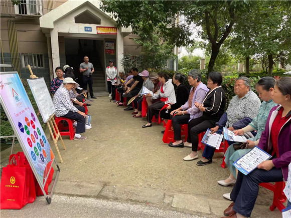 學黨史 揚價值 新銅社區(qū)樓棟課堂聚合力