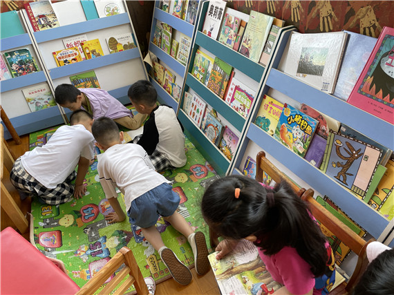 百水家園社區(qū)開(kāi)展未成年人“書香迎六一 閱讀伴成長(zhǎng)”全民閱讀系列活動(dòng)