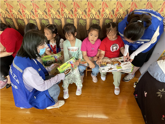 百水家園社區(qū)開(kāi)展未成年人“書香迎六一 閱讀伴成長(zhǎng)”全民閱讀系列活動(dòng)