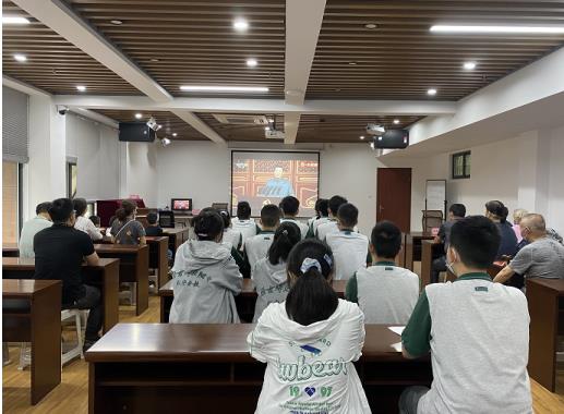 汲取奮進(jìn)力量！南師附中江寧分校師生集中在殷巷社區(qū)收聽收看慶祝中國(guó)共產(chǎn)黨成立100周年大會(huì)