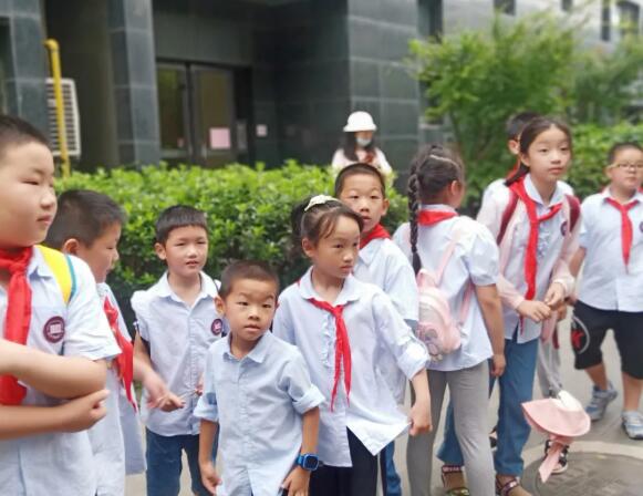 秣陵垃圾分類(lèi)小志愿者夏令營(yíng)--天泰青城苑 Day2