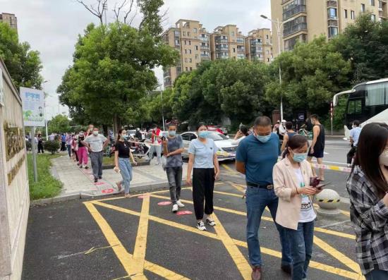 秣陵街道長山社區(qū)：團(tuán)結(jié)一心，奮戰(zhàn)疫情