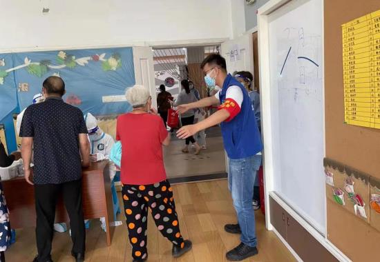 秣陵街道長山社區(qū)：團(tuán)結(jié)一心，奮戰(zhàn)疫情