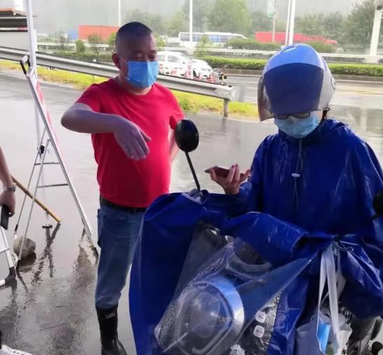 【英雄就在身邊】沒(méi)事沒(méi)事，我還能再走兩步！