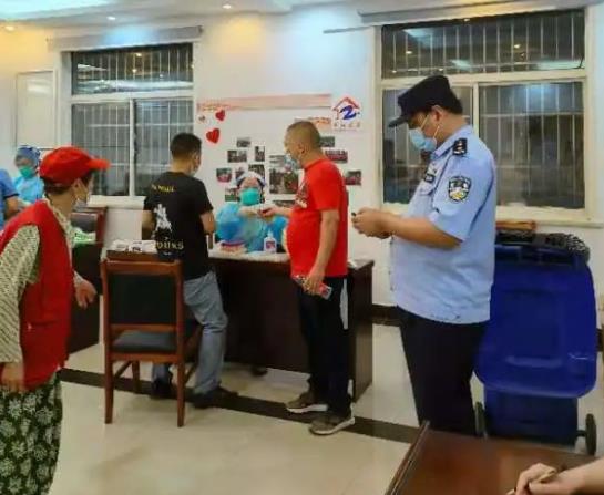 【英雄就在身邊】沒(méi)事沒(méi)事，我還能再走兩步！