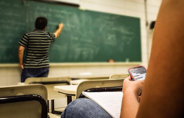 一個行業(yè)的崩盤：猿輔導(dǎo)、作業(yè)幫等8月裁撤數(shù)萬人