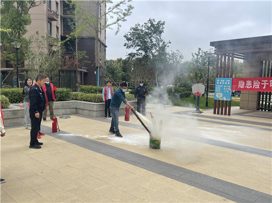 向上社區(qū)開展防災(zāi)減災(zāi)消防疏散演練活動(dòng)