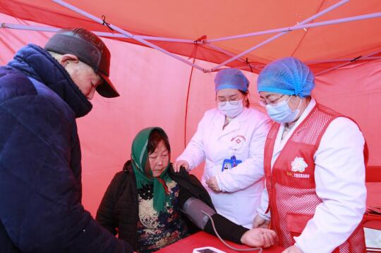 “三下鄉(xiāng)”送服務(wù) 文明實踐暖新春