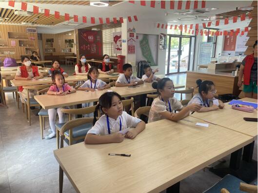 七彩的夏日|橋頭社區(qū):關(guān)愛未成年人 點(diǎn)亮科技未來(lái)