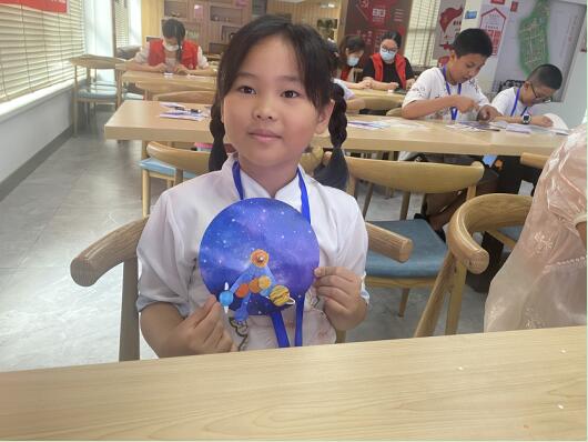 七彩的夏日|橋頭社區(qū):關(guān)愛未成年人 點(diǎn)亮科技未來(lái)