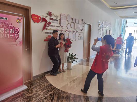 江寧區(qū)民政局:浪漫牽手 共度七夕