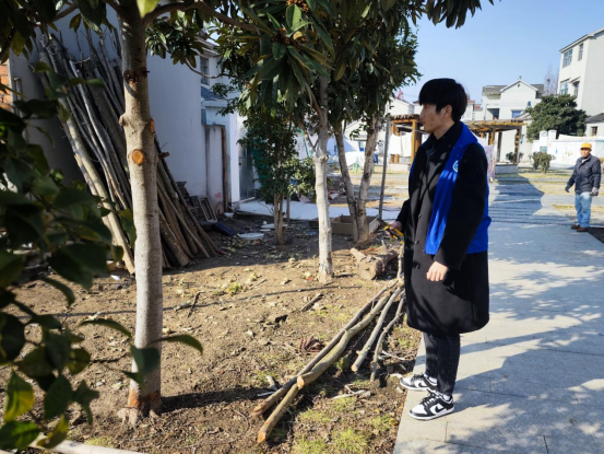 和平村:網(wǎng)格耐心勸導(dǎo) 拆除私占公共用地