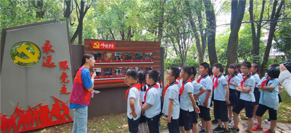 紅色教育慶“六一” “德法”同行進樟園